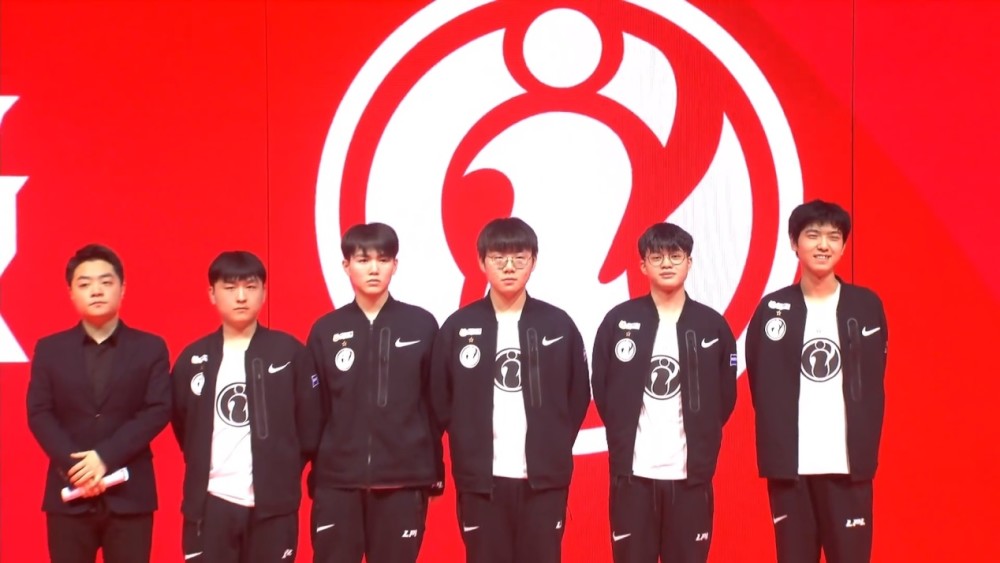 他的团队已 他的团队已