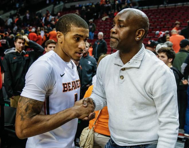 与传统足球 与传统足球